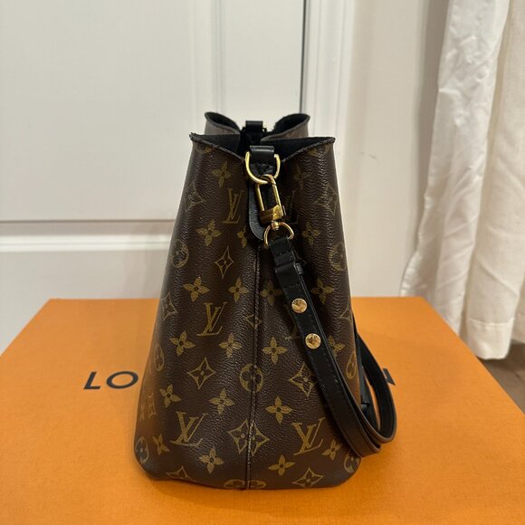 LOUIS VUITTON NeoNoe MM in Black - Picture 5 of 16